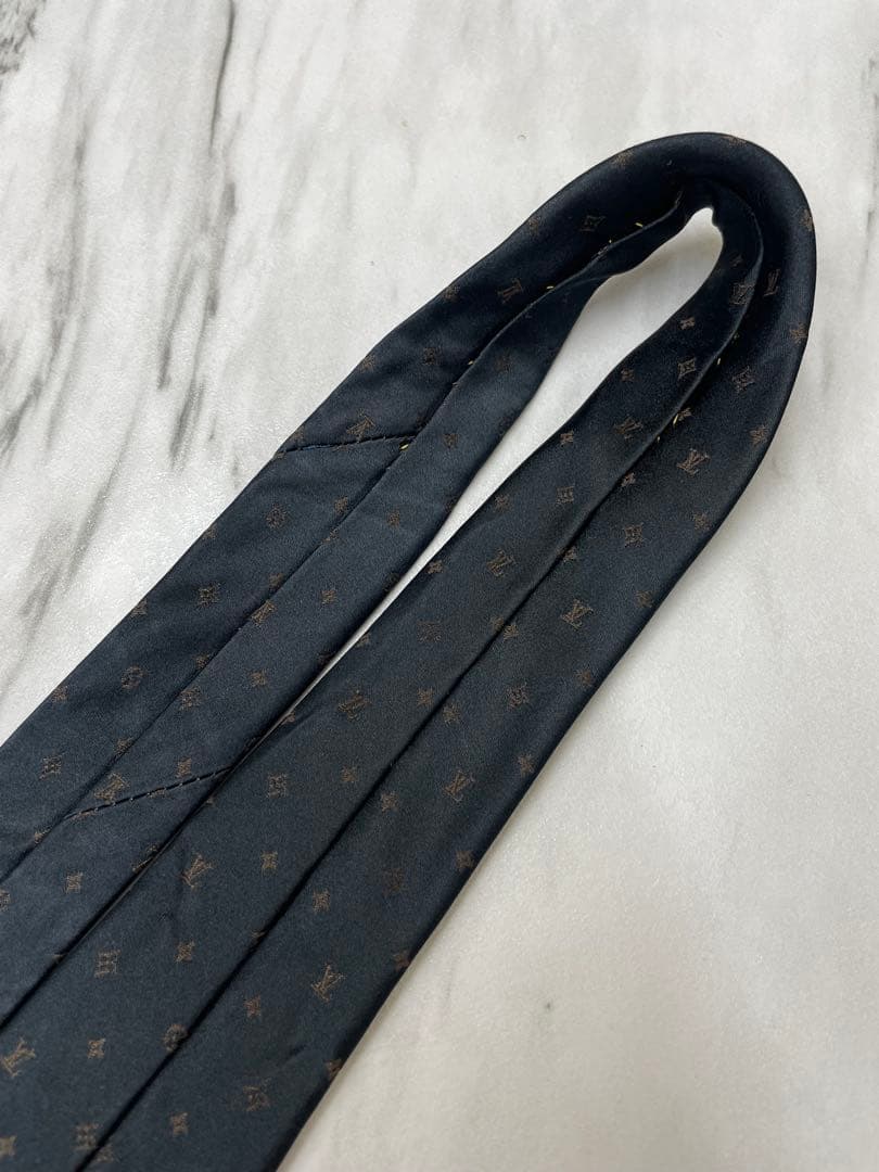 【極上美品】LOUIS VUITTON ルイヴィトン ネクタイ モノグラム柄