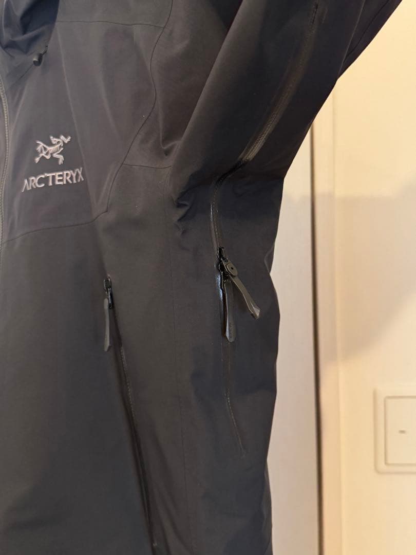 【超美品】ARC'TERYX Beta SL Hybrid Jacket