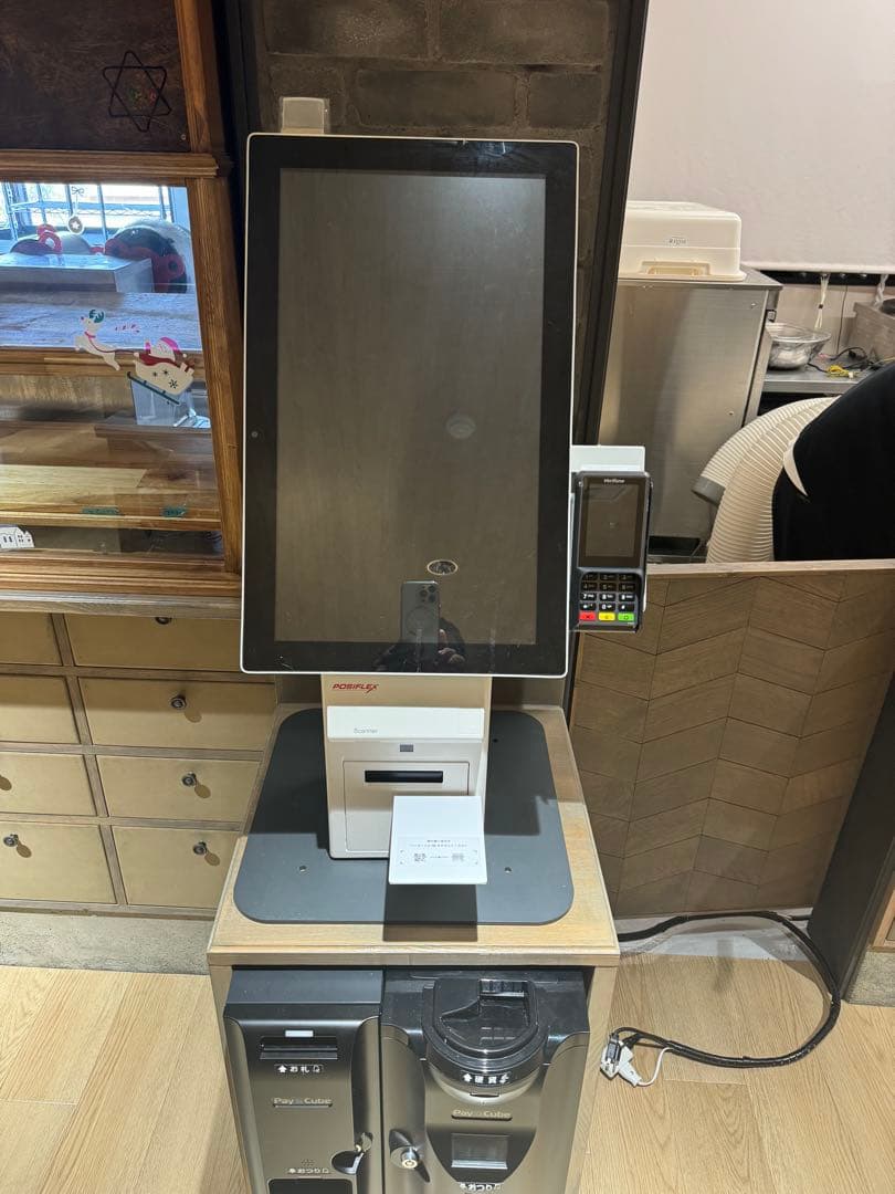 N*2様 USENタッチパネル券売機　自動釣銭機　Ticket&pay 新品同様