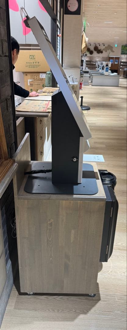N*2様 USENタッチパネル券売機　自動釣銭機　Ticket&pay 新品同様