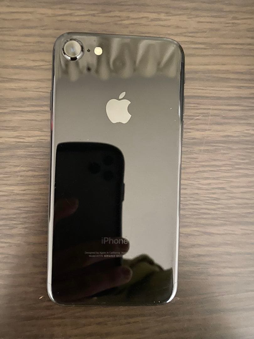 iPhone7ジェットブラック(128GB) Apple純正ケース(ブラック)