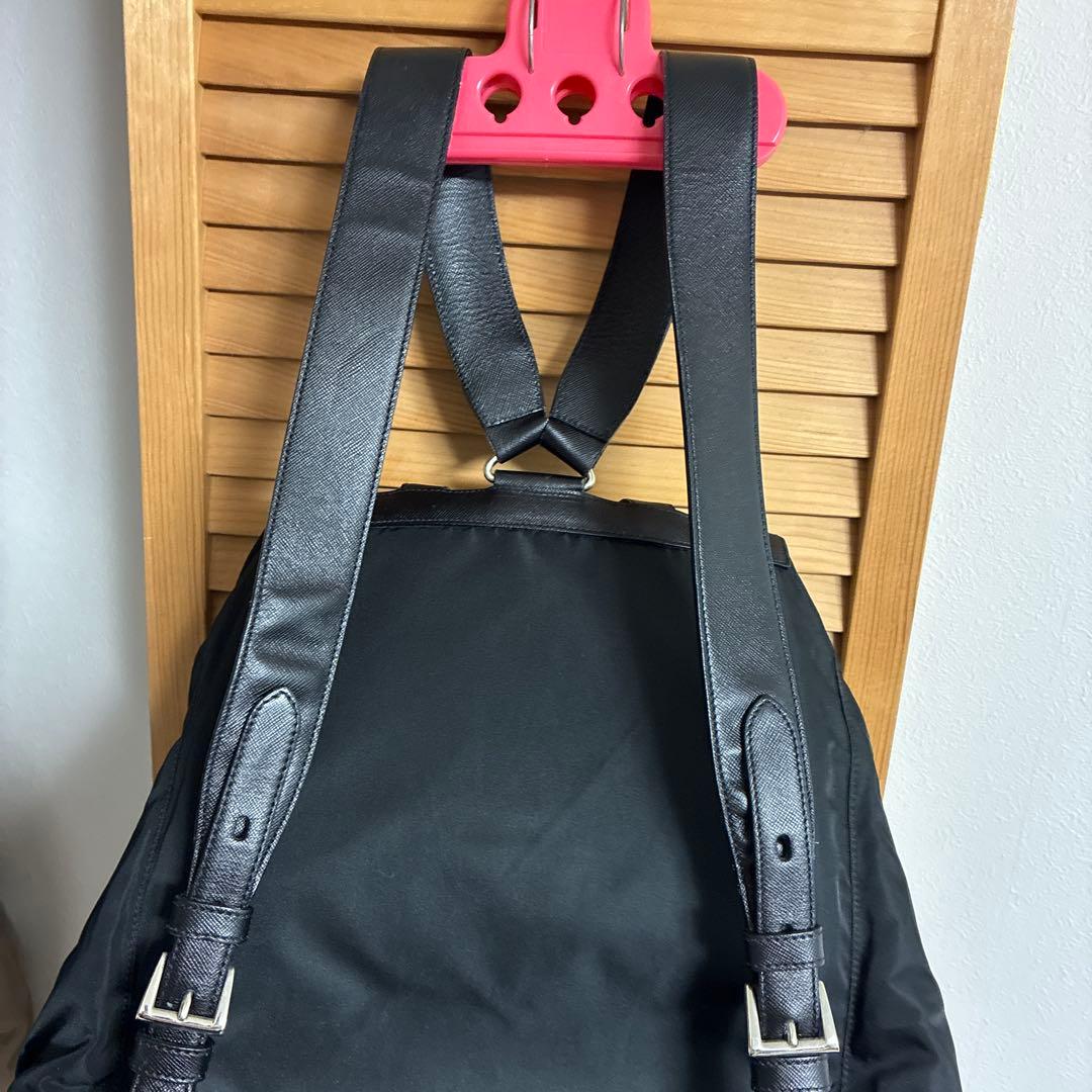 ✴︎正規品✴︎刻印あり✴︎プラダ　リュック　V130 NERO ブラック