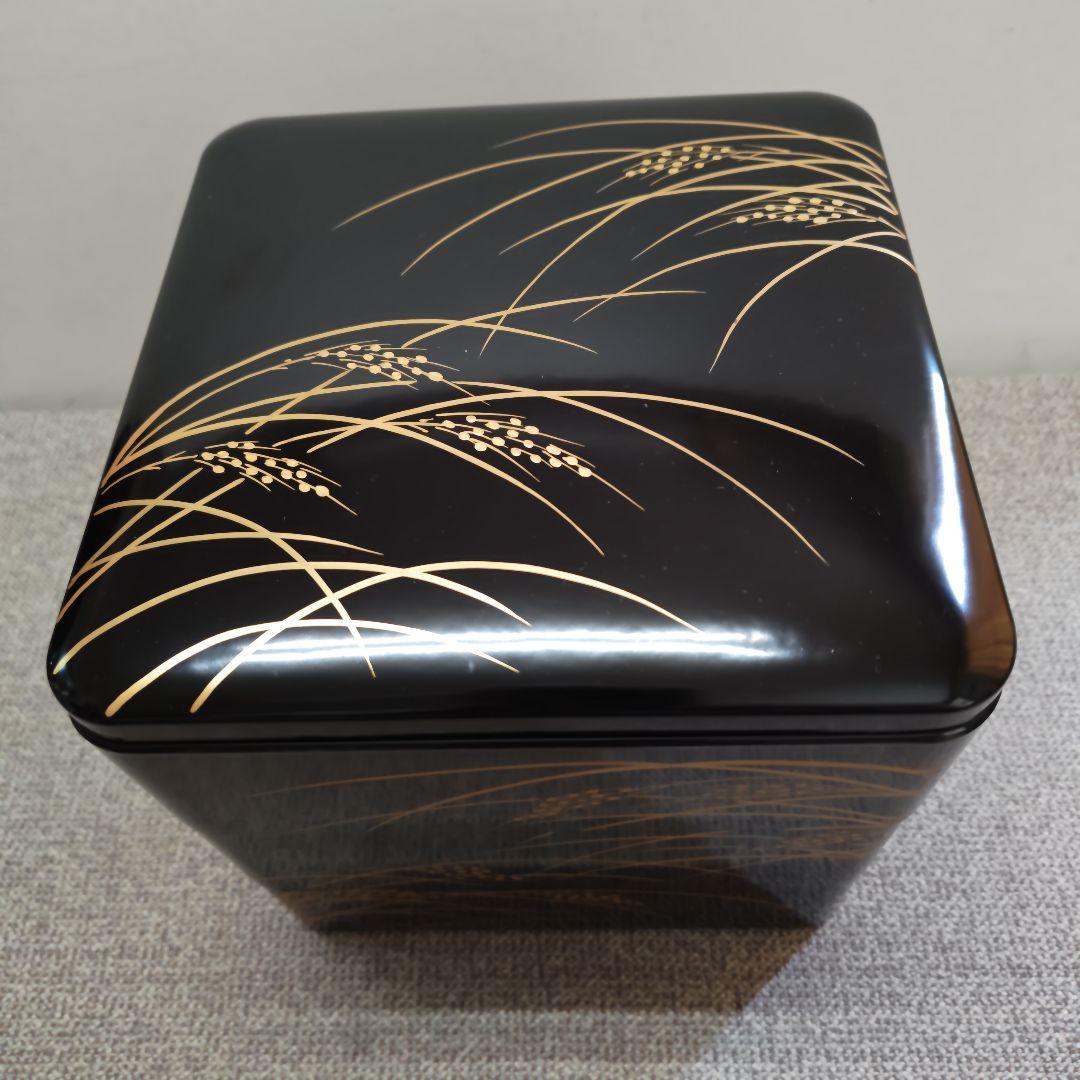 木製重箱 金色の稲の模様