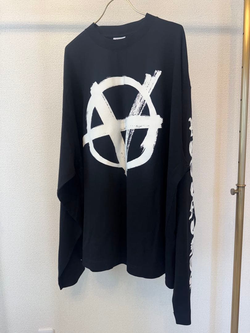 VETEMENTS ヴェトモンアナーキーロゴ 長袖ロンT