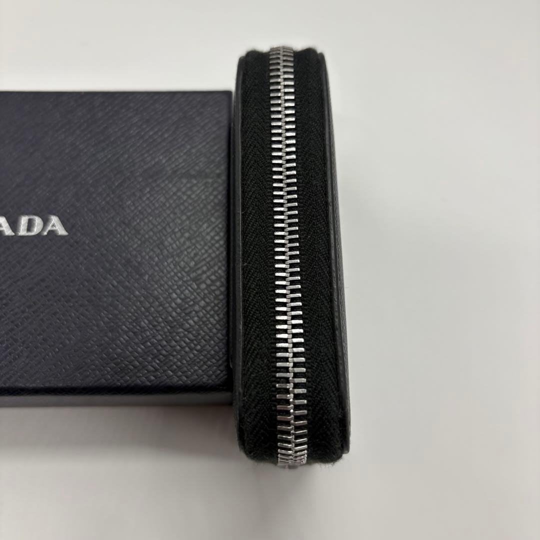 プラダ サフィアーノ エンボス三角ロゴ コンパクト 財布 ケース カード
