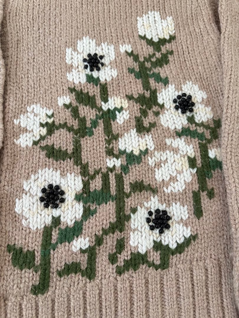 seventen フラワー刺繍ニットカーディガン(ベージュ)