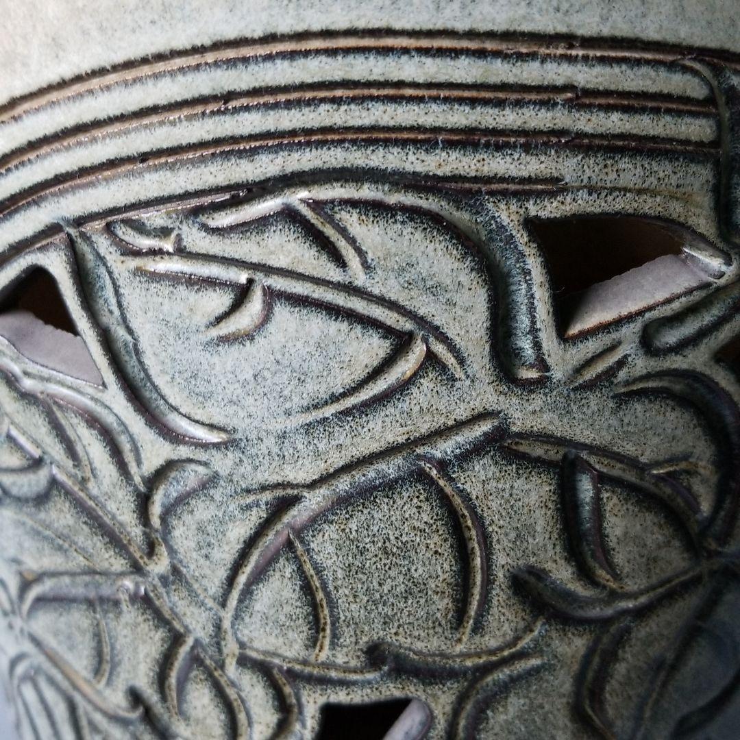 信楽焼傘立て  花絵前面彫 高さ４５cm