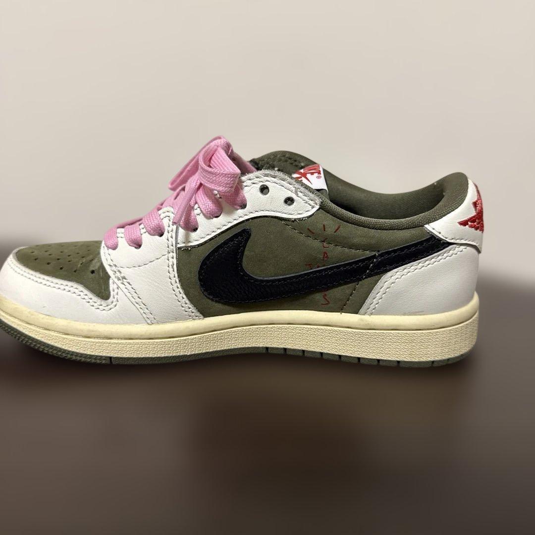 Travis Scott×Jordan 1 Low リバースオリーブ