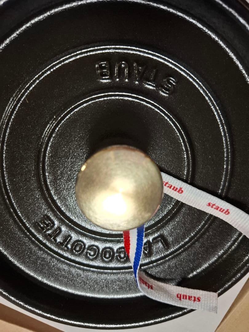 新品ストウブ　ピコ・ココットラウンドブラック鋳物ほうろう鍋