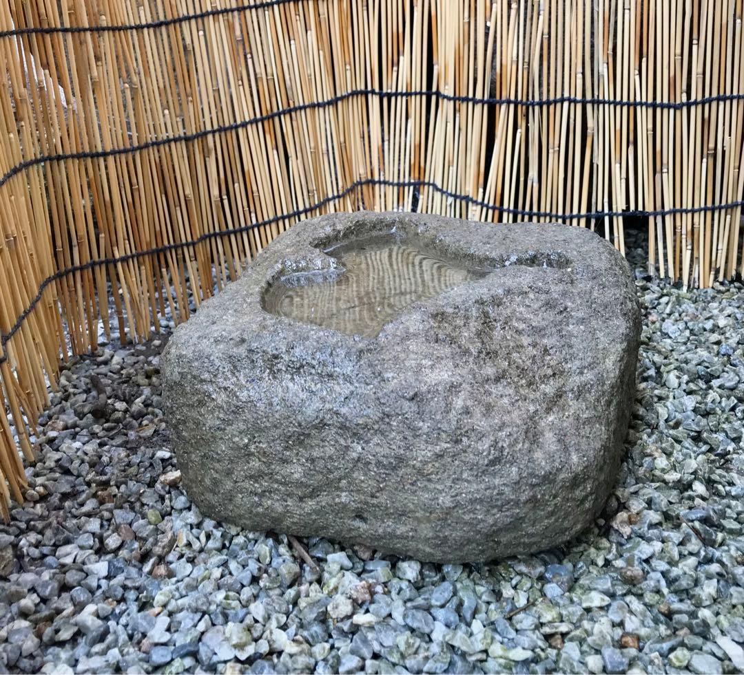 【天然自然石・石鉢・いちょう水鉢・銀杏・オブジェ・蹲・植え込み鉢】造園水石飾り石