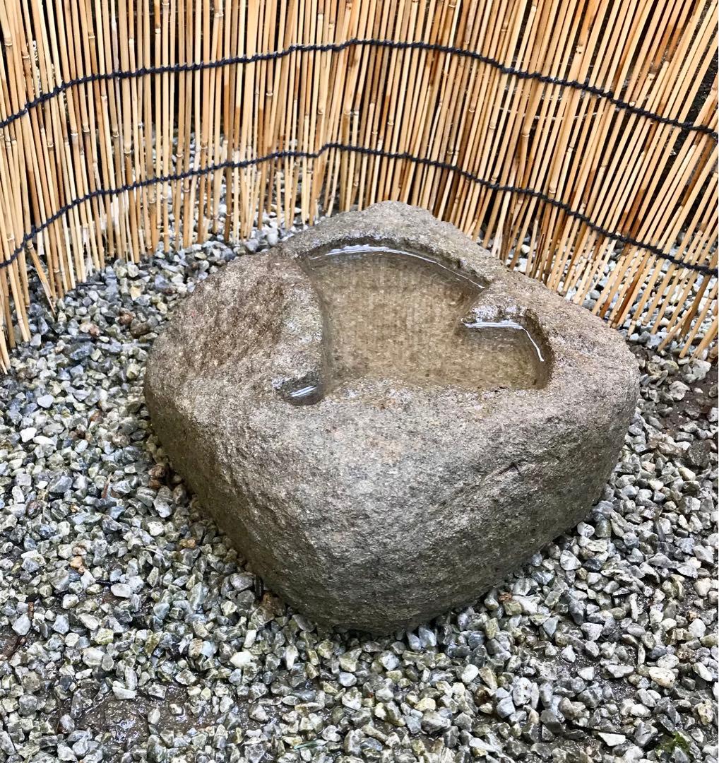【天然自然石・石鉢・いちょう水鉢・銀杏・オブジェ・蹲・植え込み鉢】造園水石飾り石