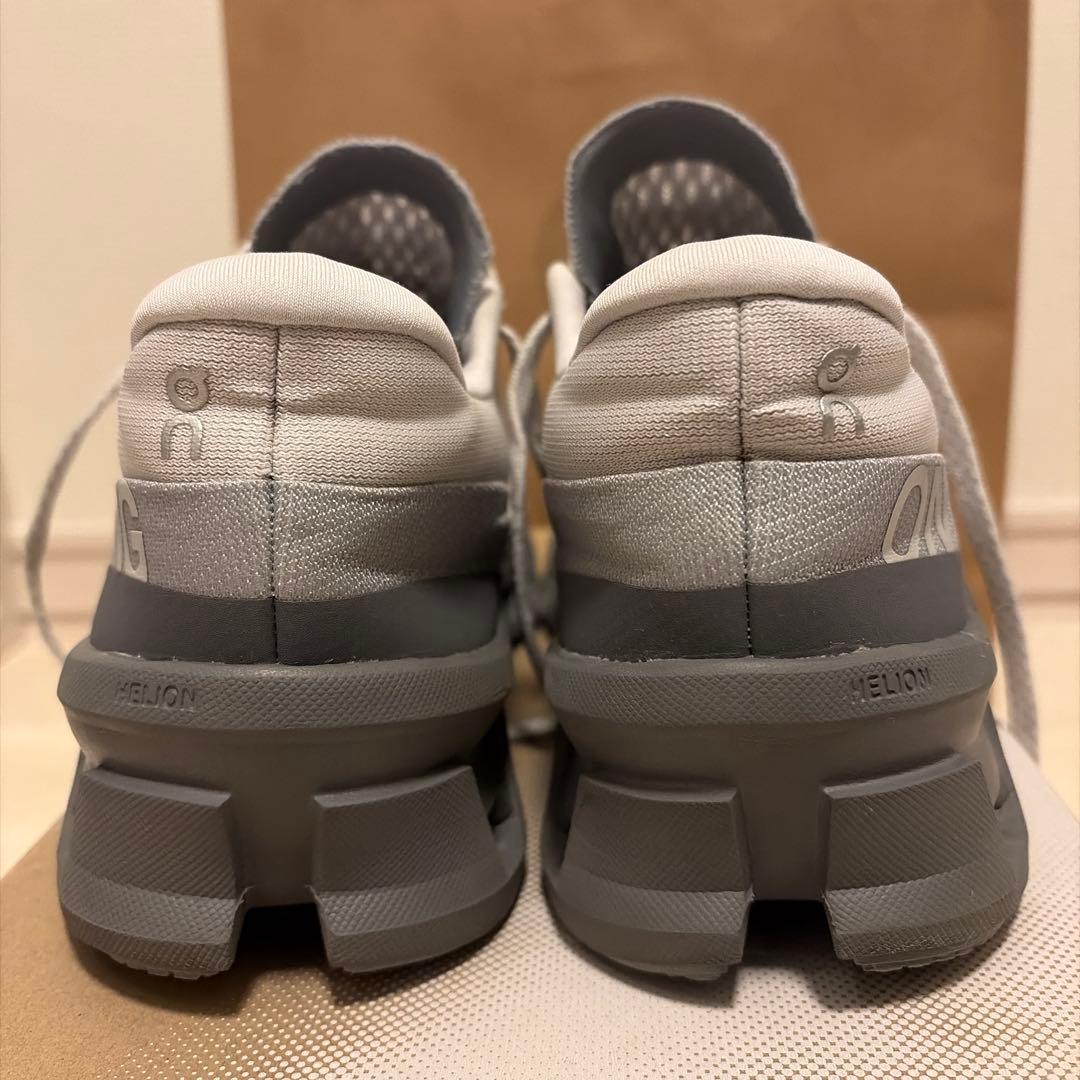 【中古美品】クラウドモンスター2 フロスト/ロック 24.5cm