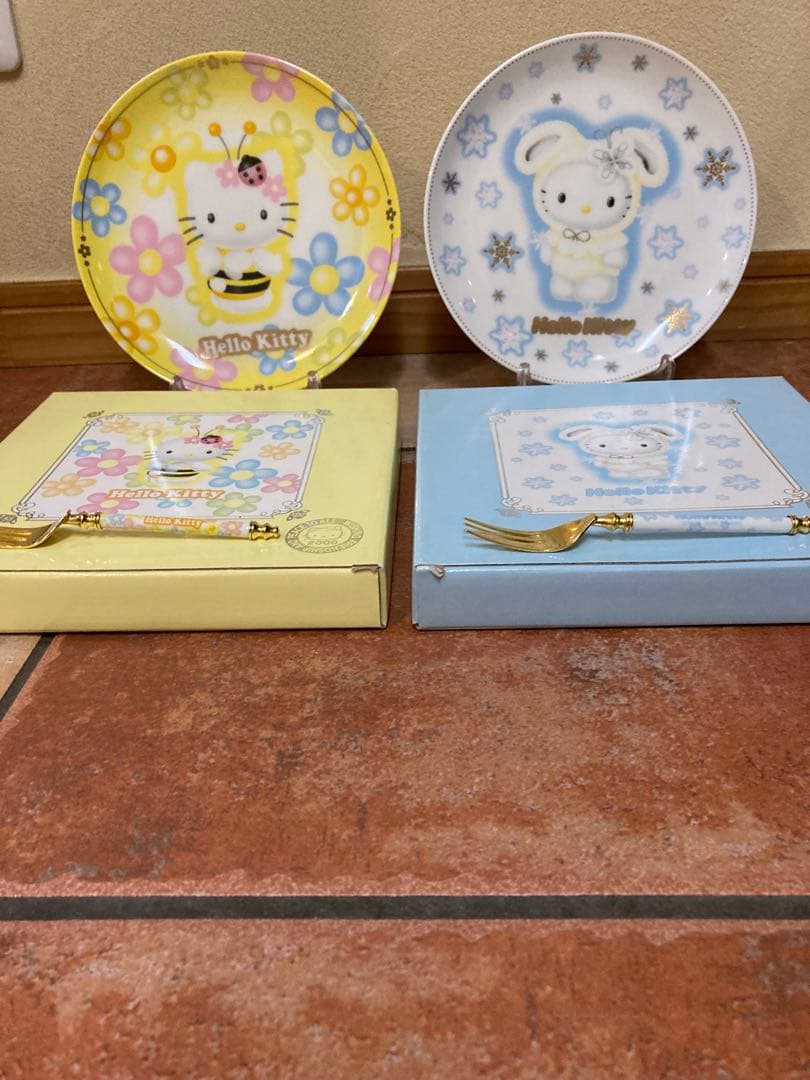 ハローキティ2000年限定 25周年記念コレクションケーキ皿2枚セット
