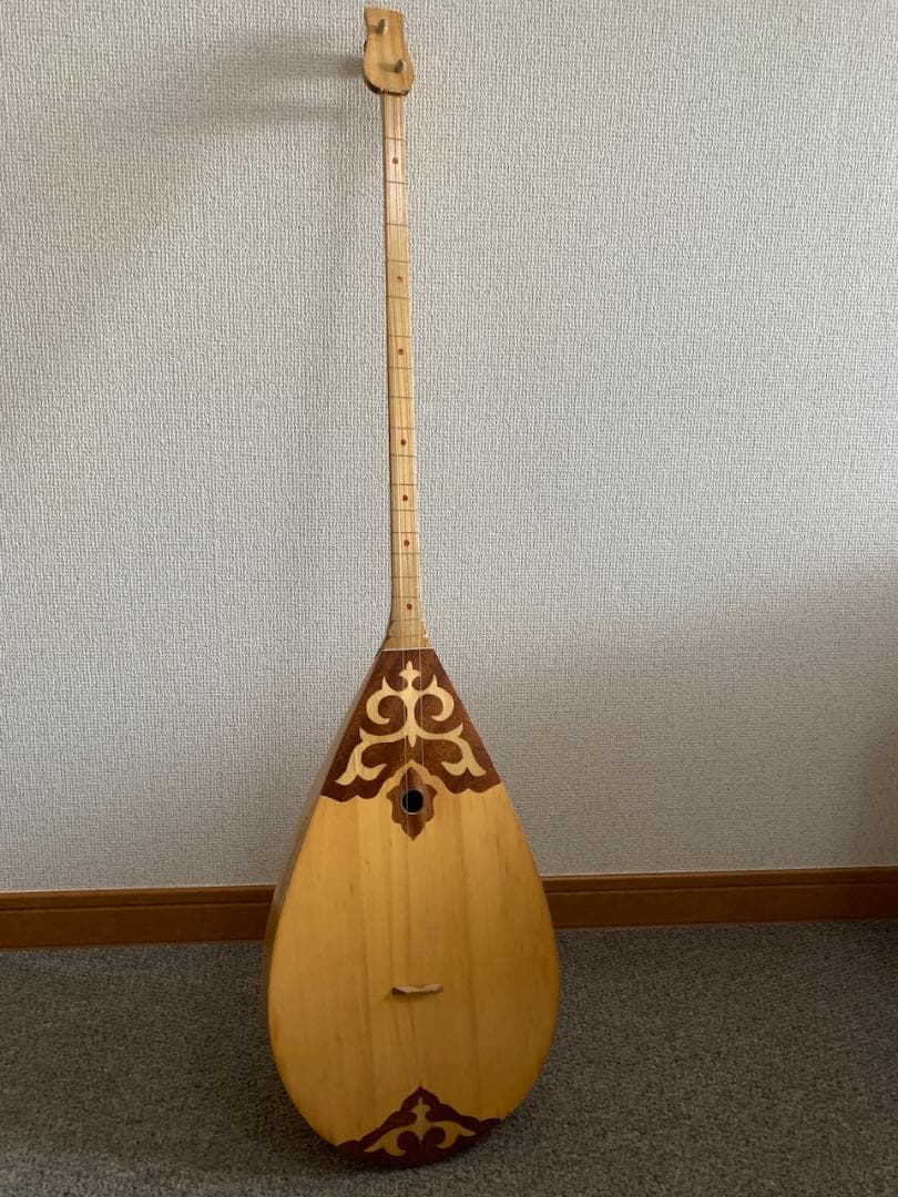 カザフスタン伝統弦楽器 ドンブラ / 民族楽器 / ケース付 / 中古美品