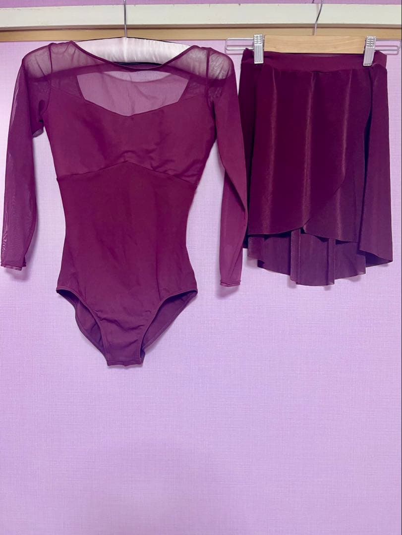 チャコット　バレエ長袖レオタードMサイズ スカートSサイズ