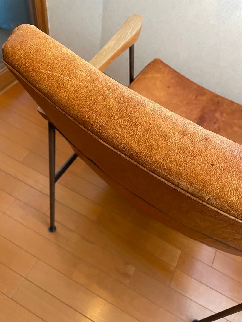 トラックファニチャー FURROWEDレザー アームチェア　1人掛けソファ