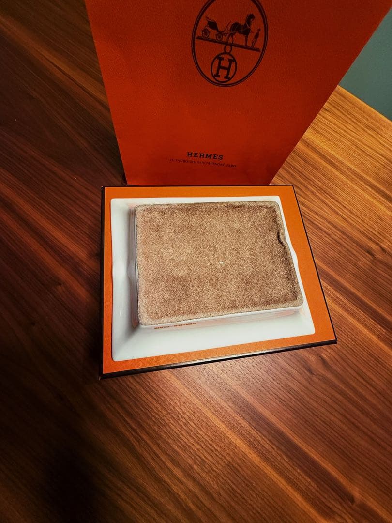 HERMES 陶器製灰皿 犬のデザイン