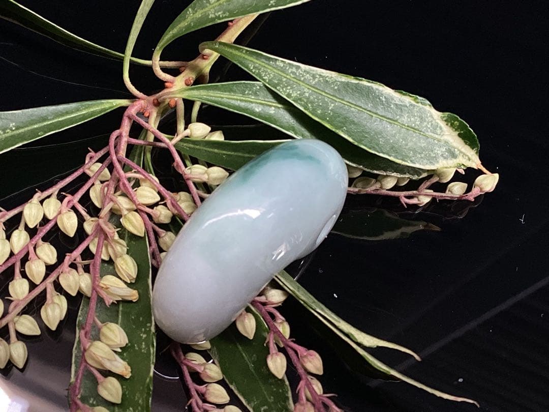 ✳味身良好‼️ 摩訶不思議なパワーの糸魚川翡翠　ジェダイト勾玉　御守り*守護石に‼️