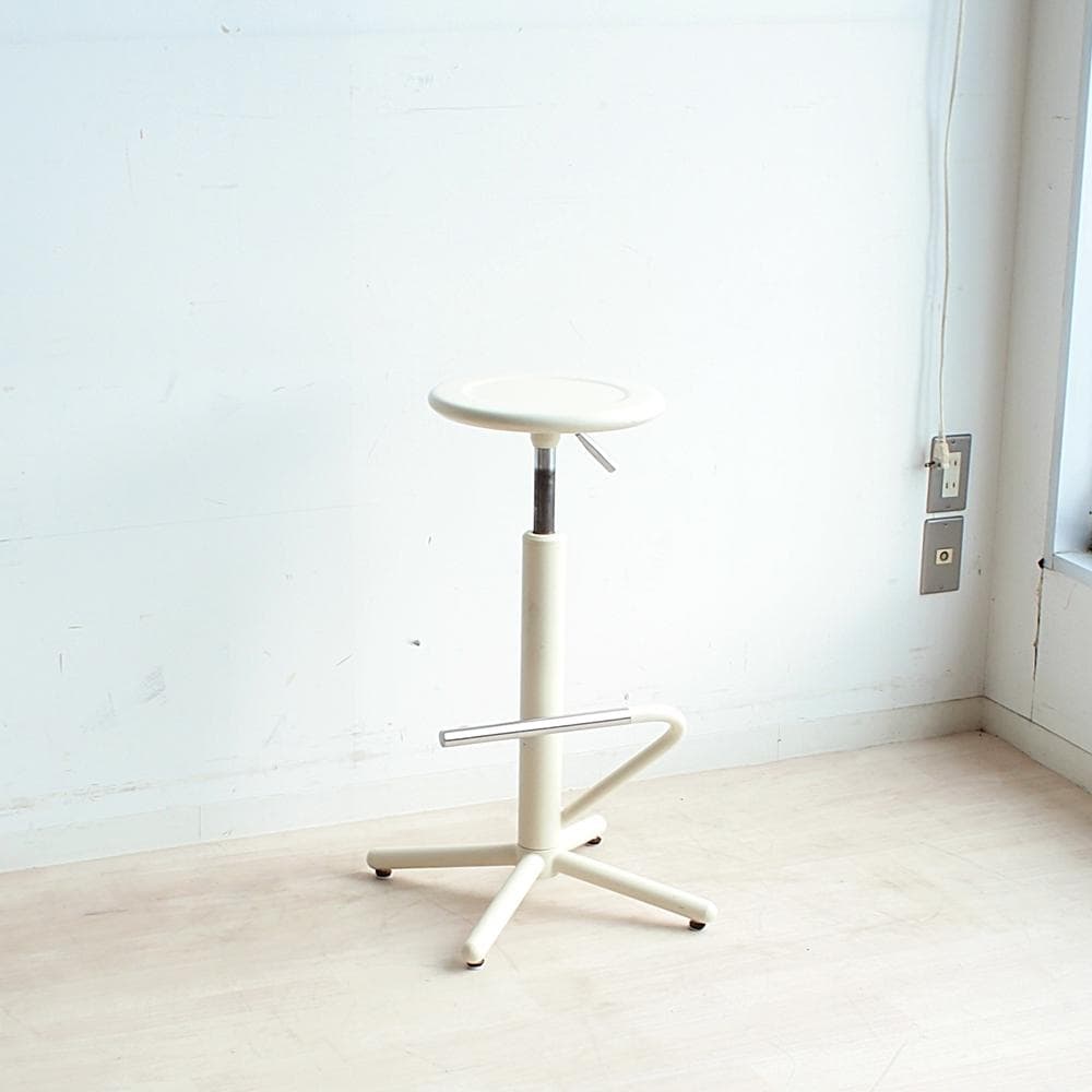 スチール製の昇降式スツール カウンターチェア ZR23875