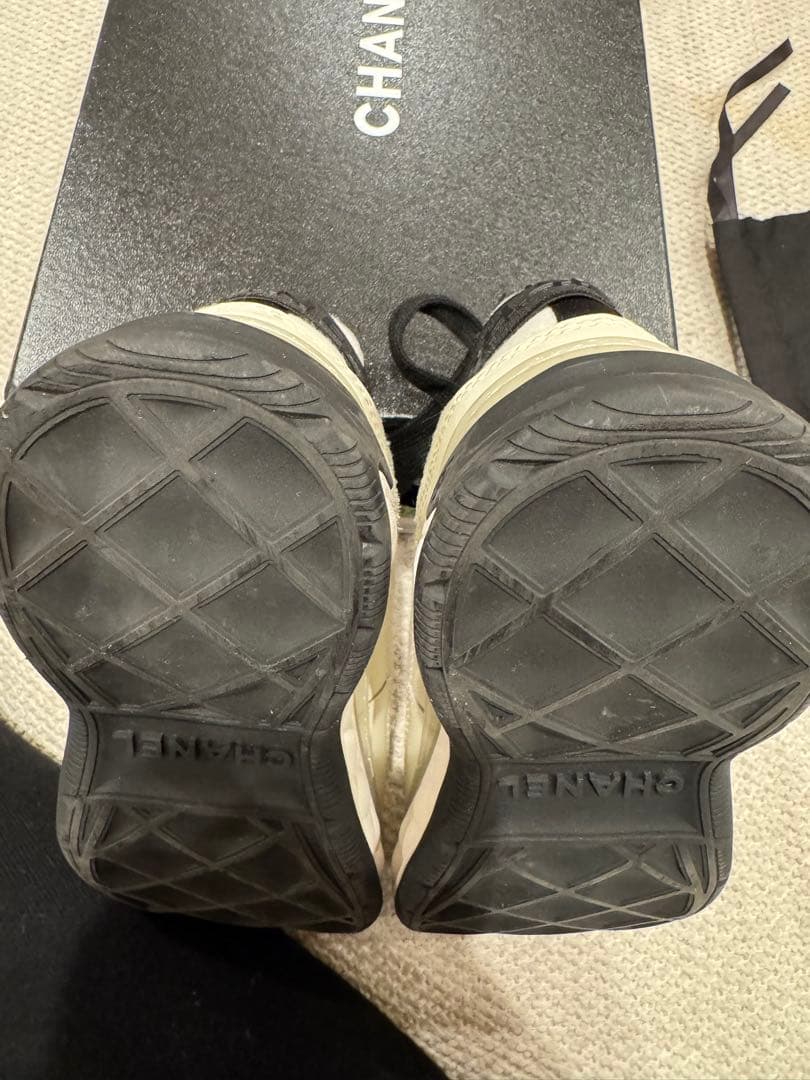 CHANEL ホワイト スニーカー