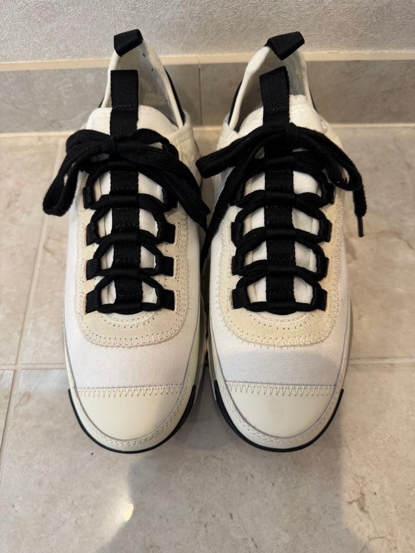 CHANEL ホワイト スニーカー
