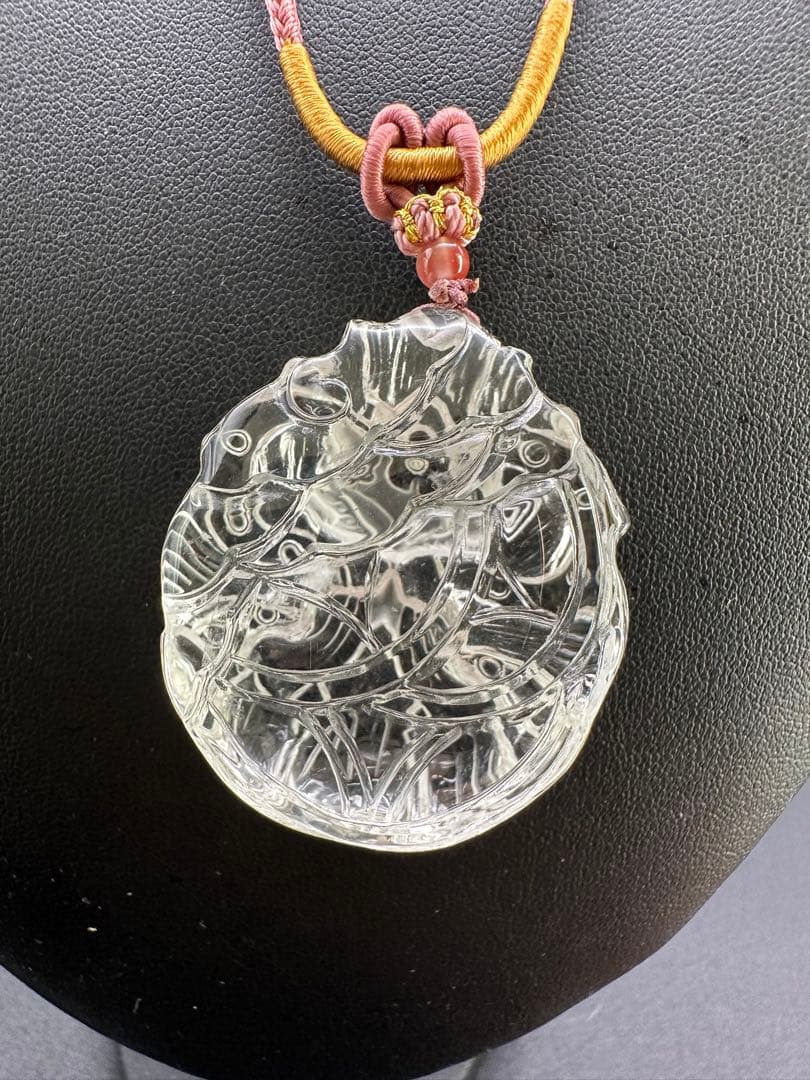 クリスタル彫刻ペンダント ネックレス