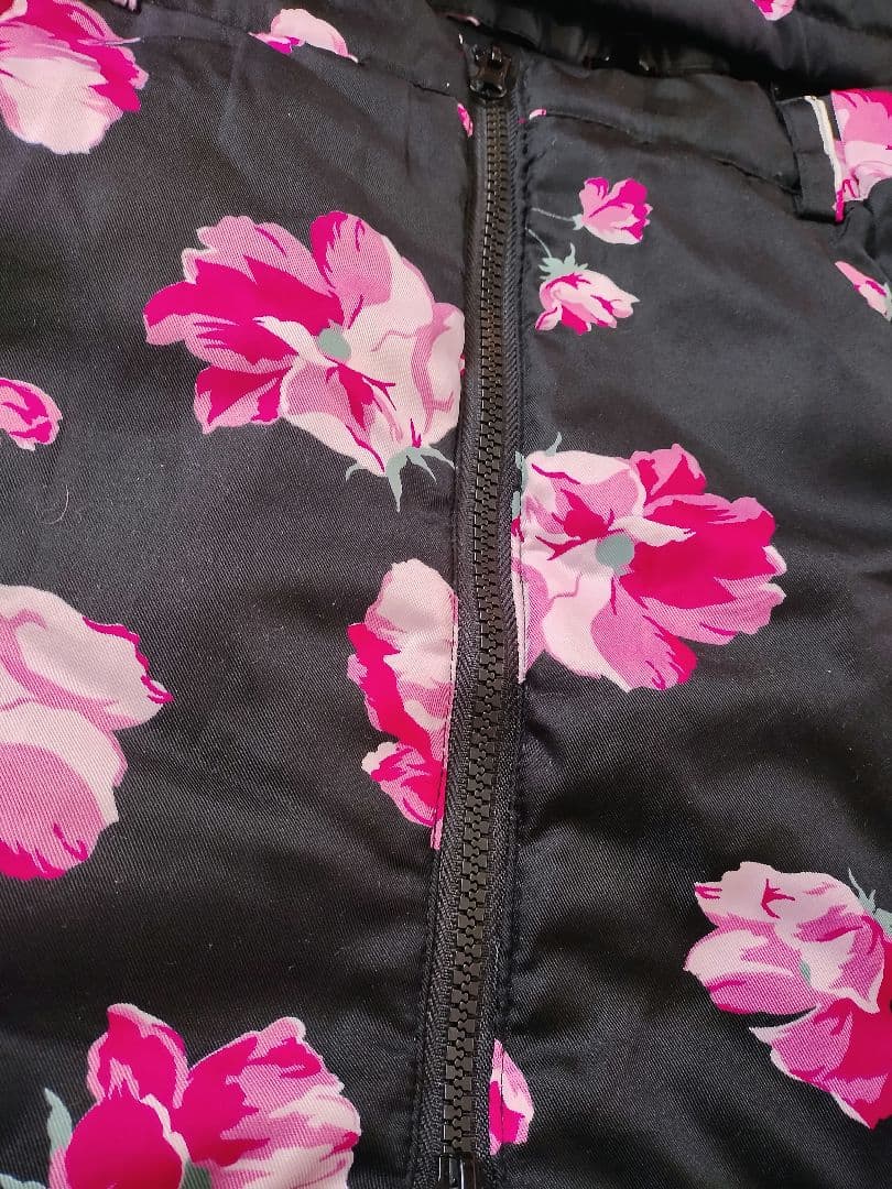 KISS ON THE GREEN 花柄フリルゴルフウエア２上下セット未使用