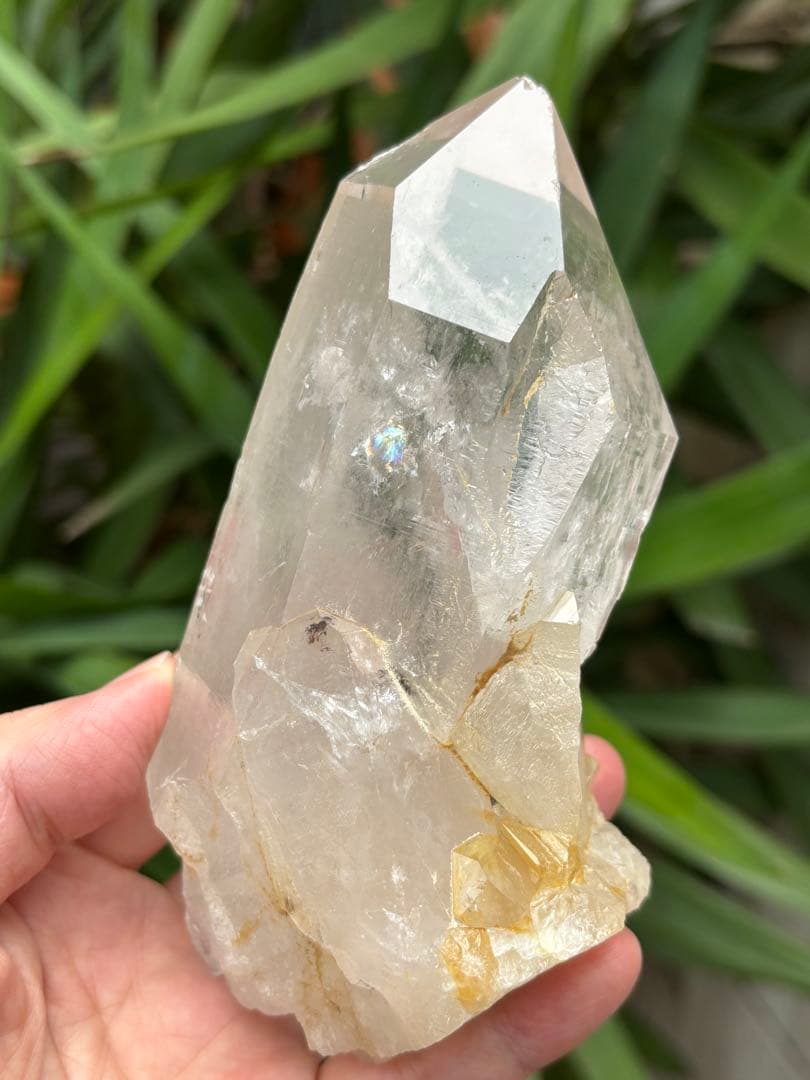 パキスタン　ハシュピ鉱山　クリアクォーツ太いポイント737g 波動強い　強パワー