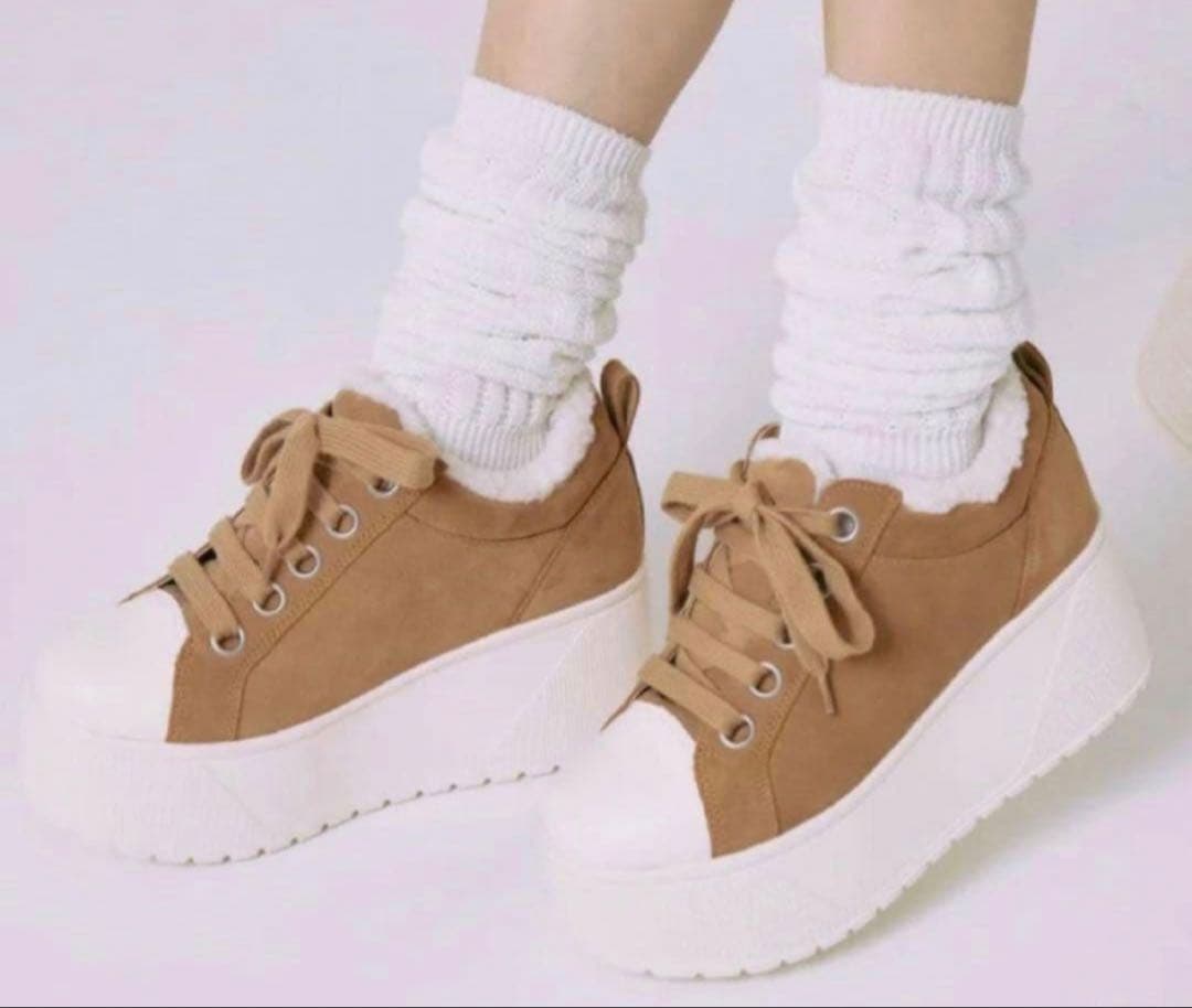 ♡！短時間着用美品 鈴木亜美さんプロデュースもこもこスニーカー