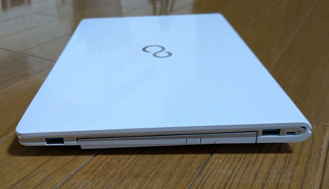 【美品】富士通　LIFEBOOK SH75/B1 ノートパソコン