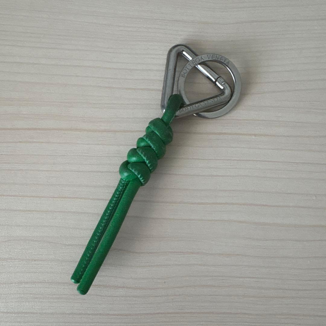 BOTTEGA VENETA トライアングル キーリング グリーン