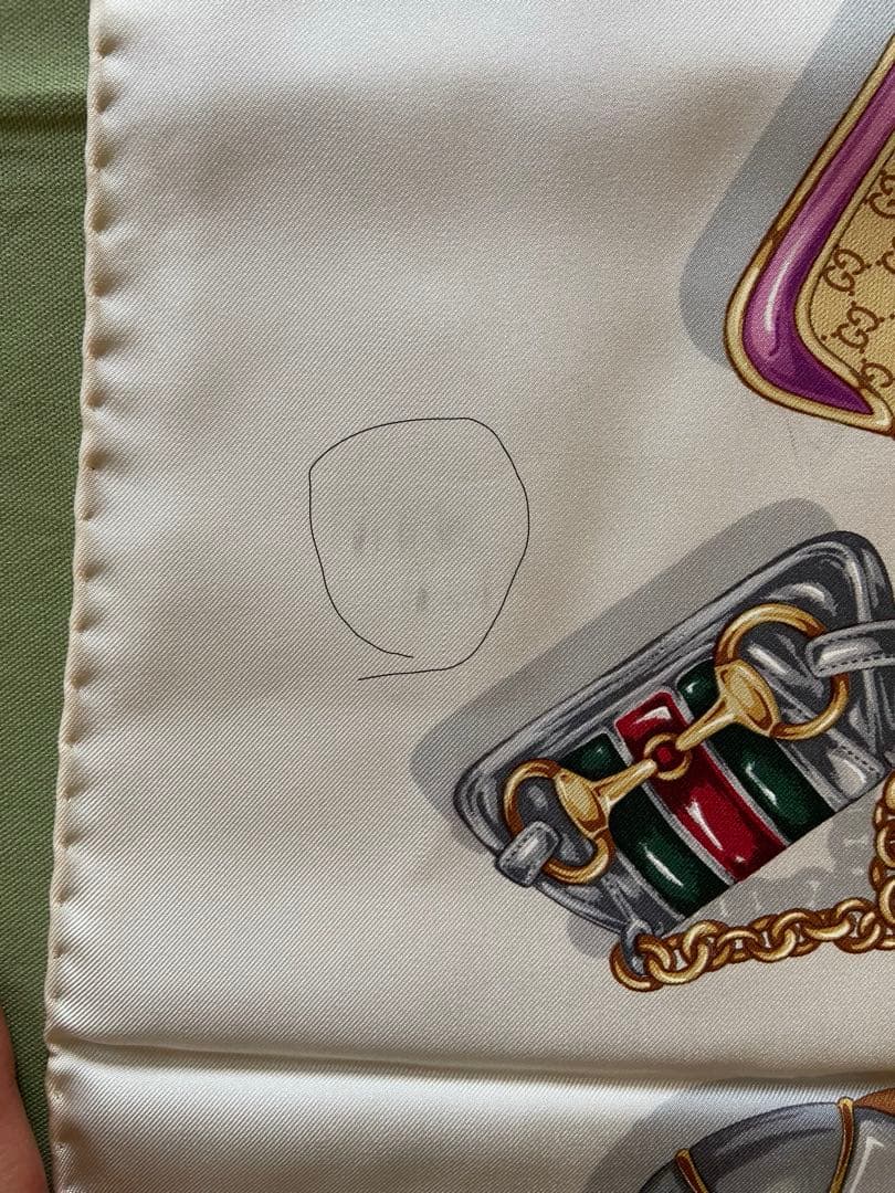 GUCCI グッチ　バッグ柄スカーフ