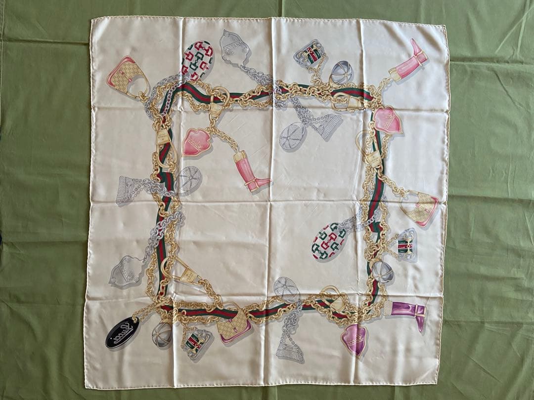 GUCCI グッチ　バッグ柄スカーフ