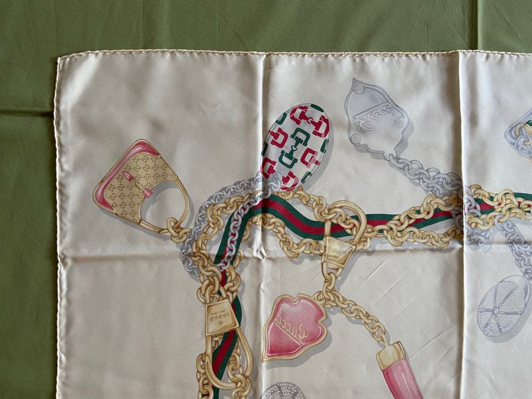 GUCCI グッチ　バッグ柄スカーフ