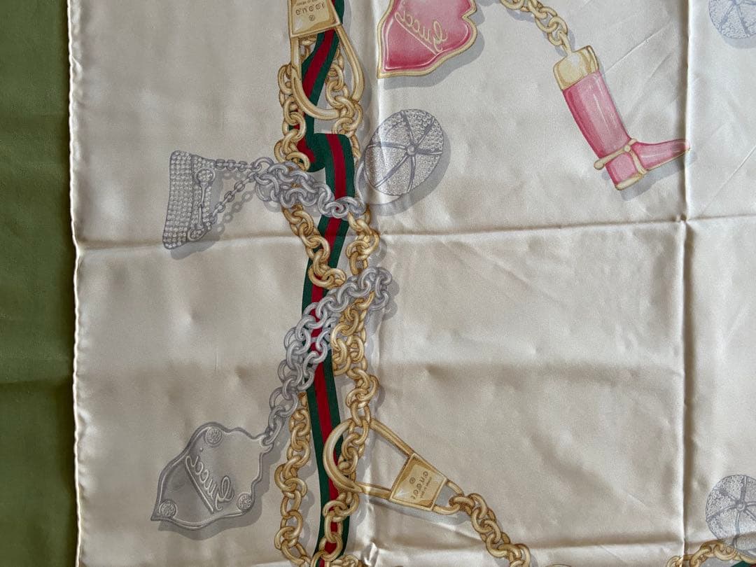 GUCCI グッチ　バッグ柄スカーフ