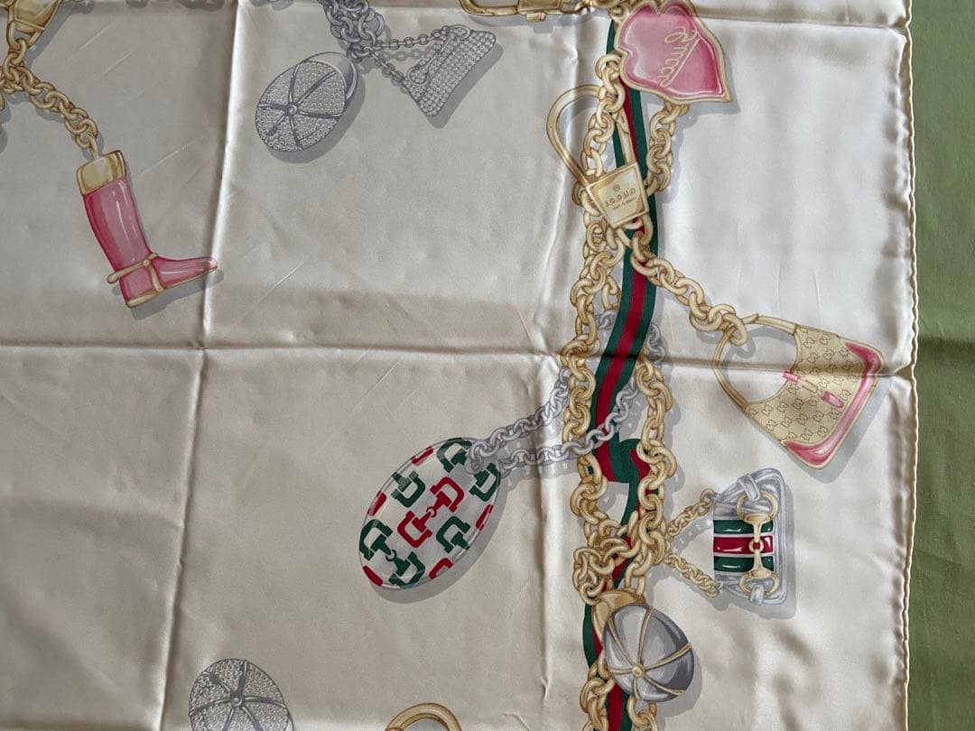 GUCCI グッチ　バッグ柄スカーフ