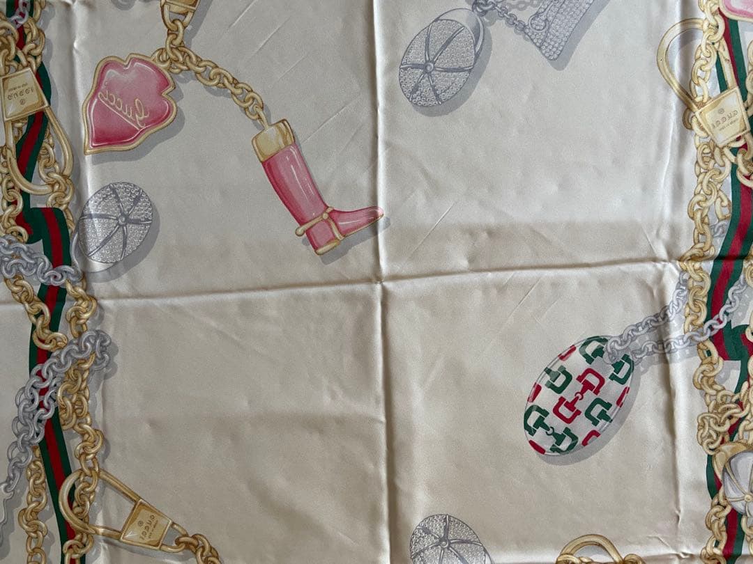 GUCCI グッチ　バッグ柄スカーフ