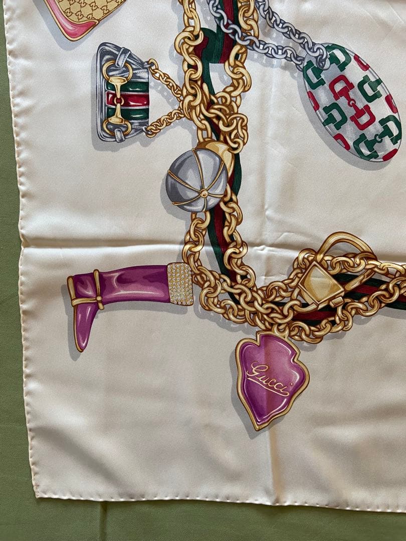 GUCCI グッチ　バッグ柄スカーフ