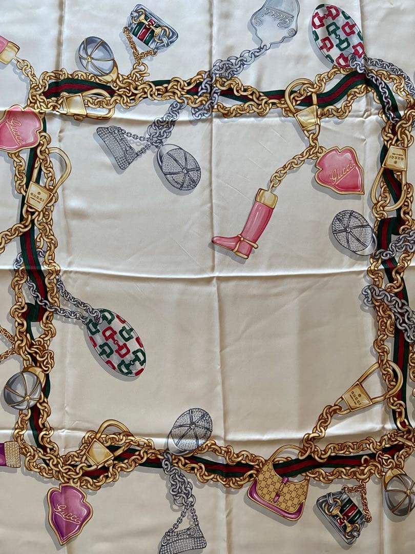 GUCCI グッチ　バッグ柄スカーフ