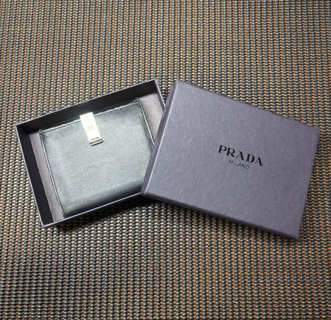 最終値下げ　PRADA 二つ折り財布　ブラック　サフィアーノレザー　三角　プラダ