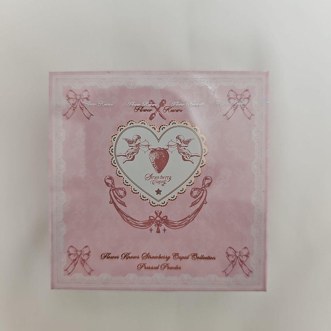 ストロベリーキューピッド リップ５点、鏡、チークとパフ、パウダーの９点