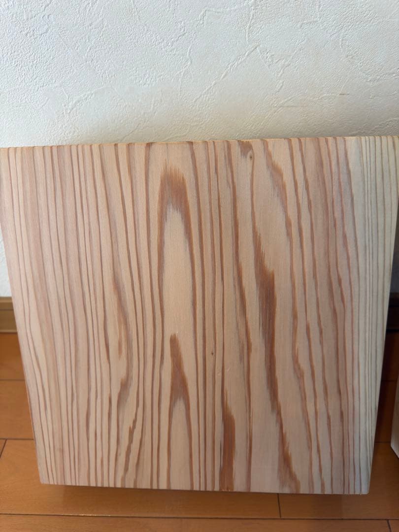 天然杉一枚板極美杢目、自然な曲線型センターテーブル 蜜蝋クリーム仕上げ‼️