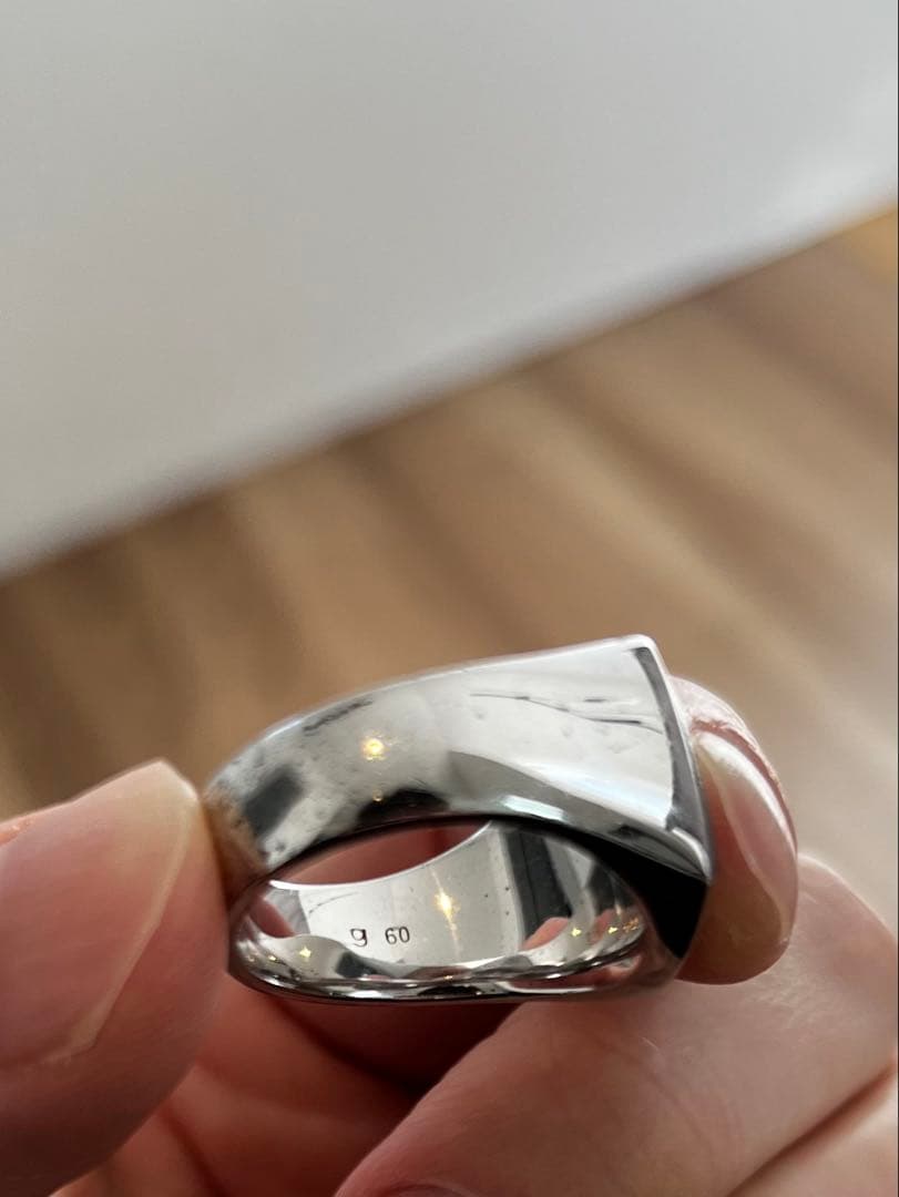 トムウッド シグネットリング グリーンマーブル 60