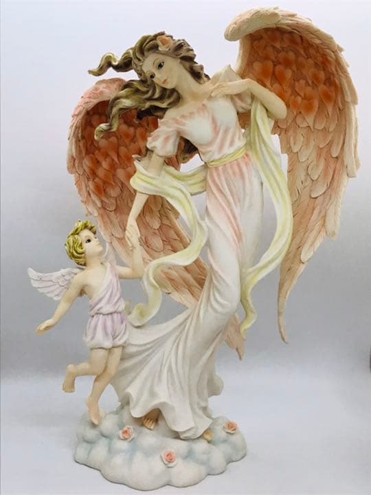 【新品】✞雲の上を散歩する天使達　フィギュア　置物