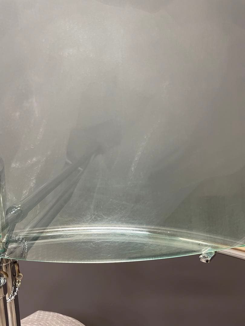 アイリーン グレイ アジャスターテーブル リプロダクト品 ②