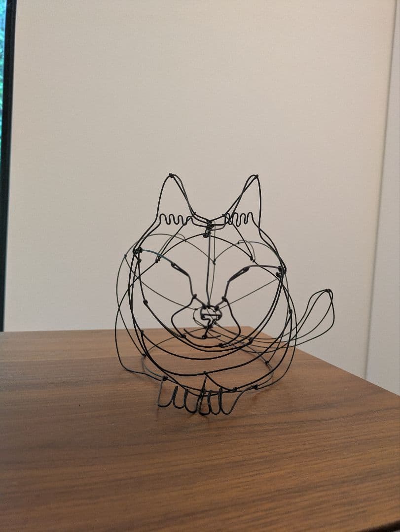 ねてる猫のワイヤーアート