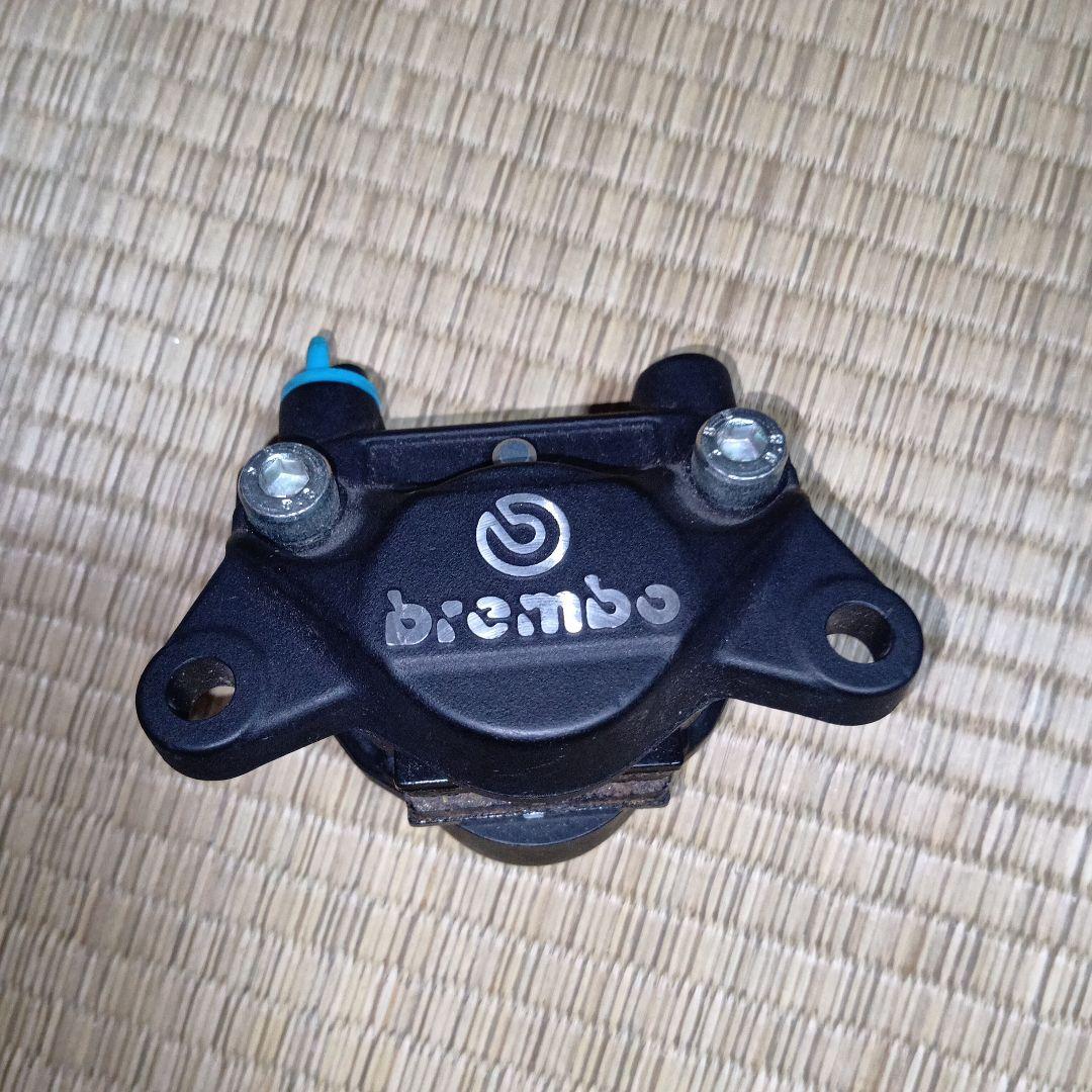 ブレーキキャリパー 黒