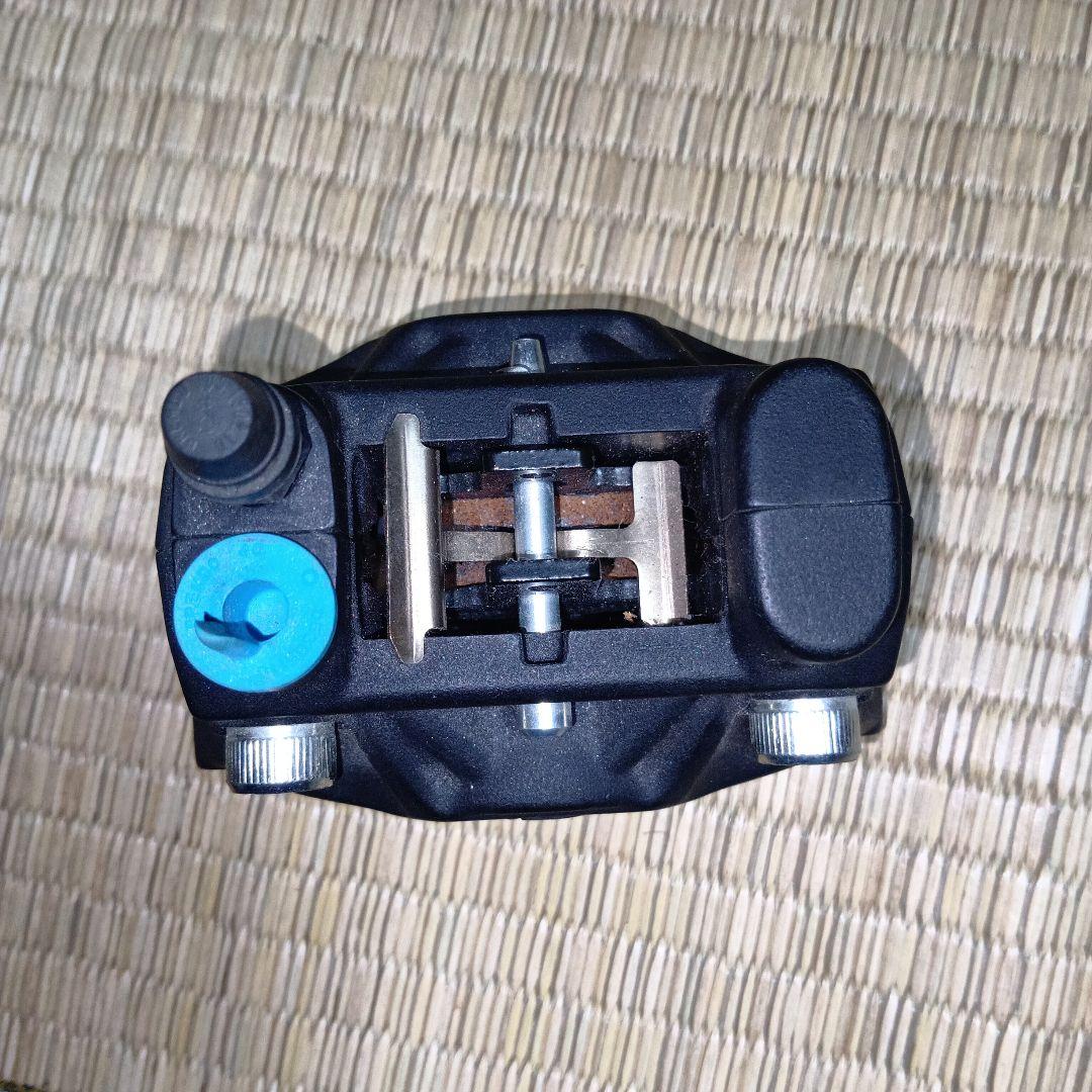 ブレーキキャリパー 黒