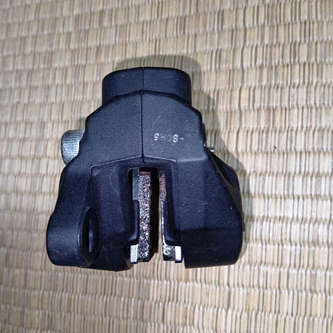 ブレーキキャリパー 黒