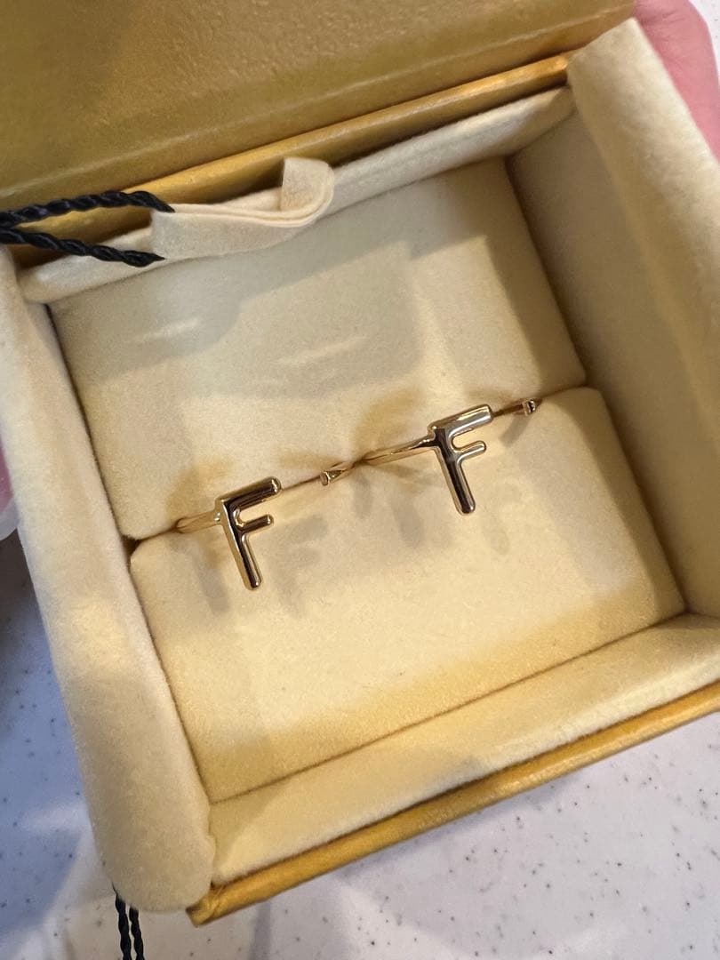 FENDI Fモチーフ ゴールドトーン リング